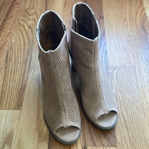 Dream pair size 8 booties